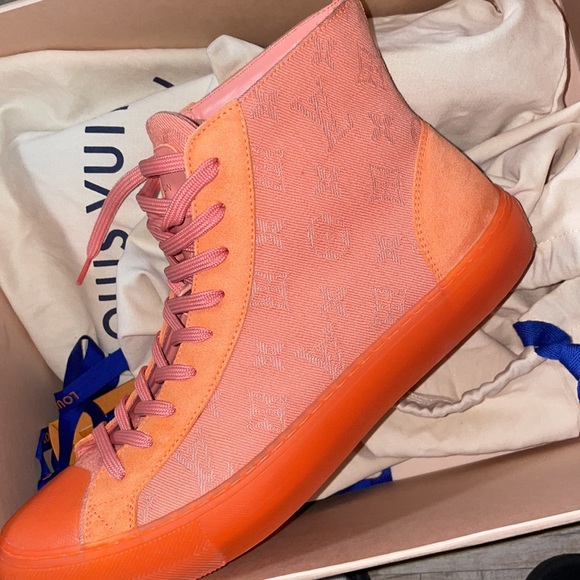 Louis Vuitton preach tattoo print sneakers limited edition size 8.5 mens - Picture 2 of 6